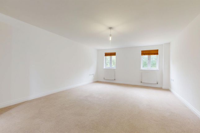 18, Green Farm Road, Newport Pagnell photo 5