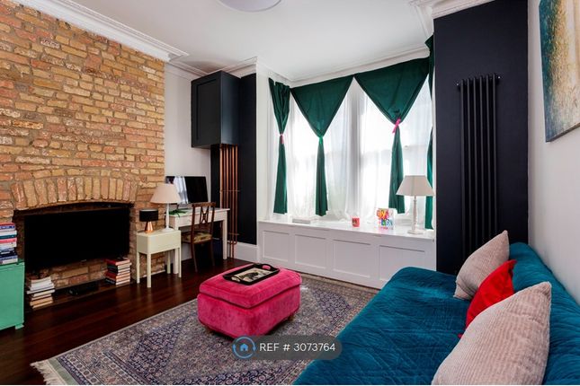 Flat A  Ground Floor, London photo 5