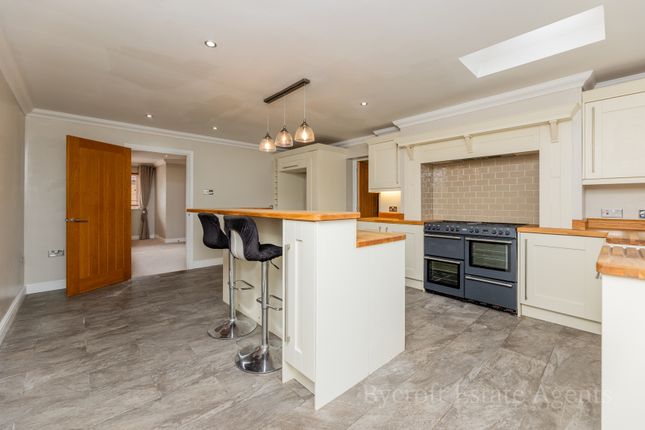 52, East Anglian Way, Great Yarmouth photo 3