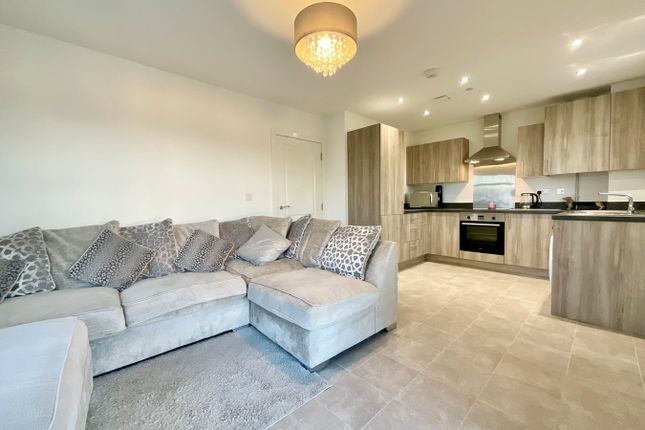 Flat 19, Sultan Glacier Close, Newport photo 2