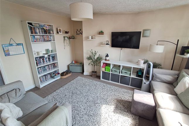 30, Red Lion Avenue, Cannock photo 2