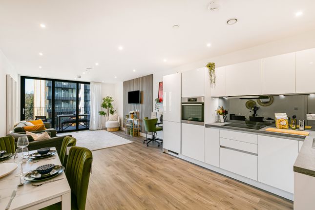 Flat 18, Kempton House, 122, High Street, Surrey photo 4
