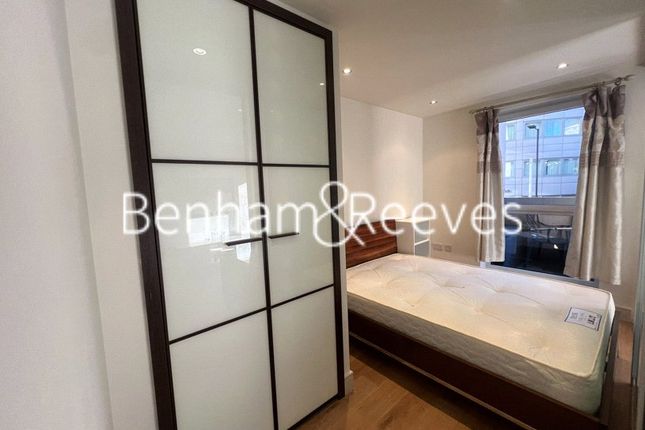 Flat 5, Octavia House, 213, Townmead Road, London photo 4
