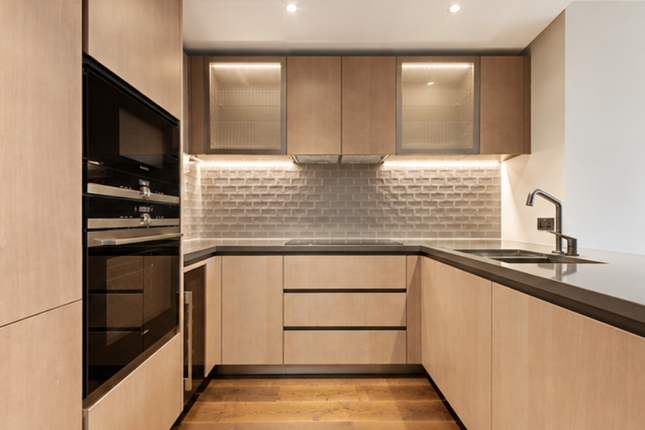 Apartment 46, Kensington House, Battersea photo 2