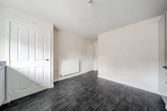 17, Furnace Drive, Costhorpe, Worksop photo 5