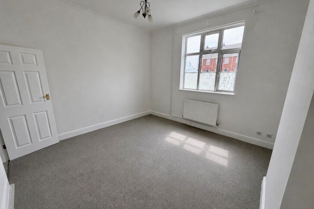 Flat 1, 31, High Street, THETFORD photo 4