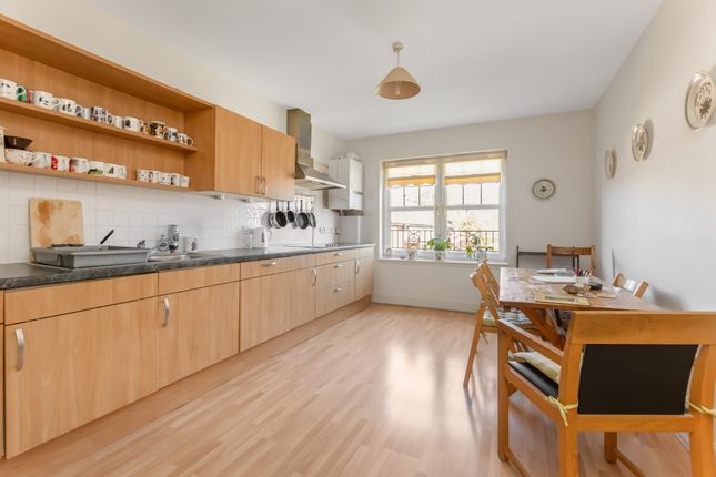 32/4, Littlejohn Road, Greenbank, Edinburgh photo 4