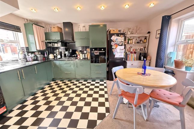 24, Peregrine Street, Manchester photo 3