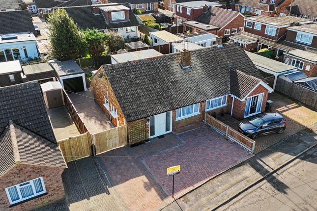 73, Montfort Road, Chatham photo 3