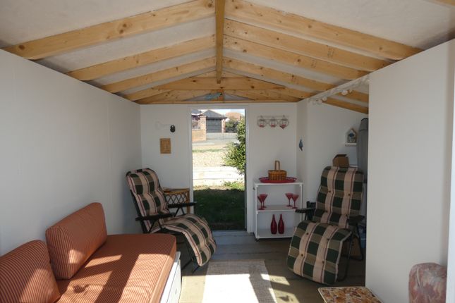 Beach Hut 79s Victoria Esplanade, Victoria Esplanade, West Mersea photo 2