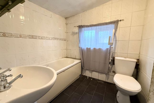 The Bungalow, Mountain Ash photo 5