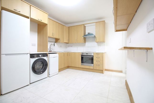 17 Queens Terrace, Isleworth photo 3