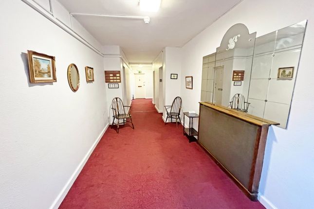 8, Stoneygate Court, Leicester photo 2