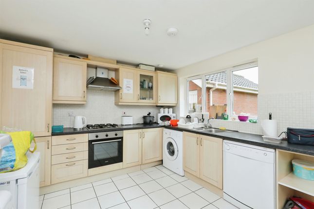 33, Tizzick Close, Norwich photo 3