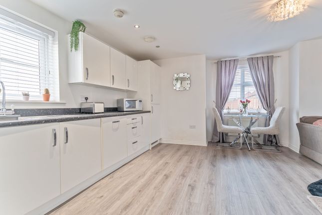 Flat 4, 25 Swan Crescent, Newport photo 3