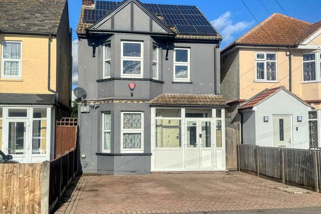 3-bed detached on 92, West Avenue, Clacton on Sea, £280,000