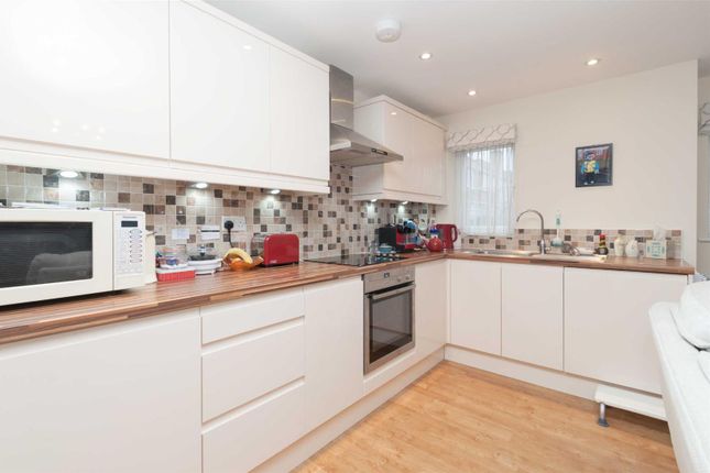 1, Creaven Court, Hoddesdon photo 4