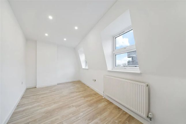 Flat to rent in Fortune Green Road, West Hampstead, London