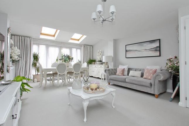 11, Locksbridge Road, Andover photo 3