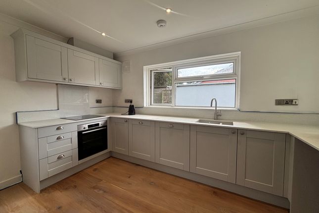 5, Honiton photo 4