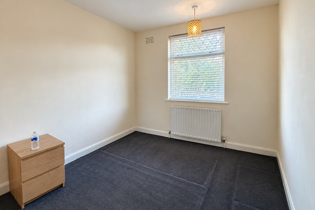 411, Coventry photo 4