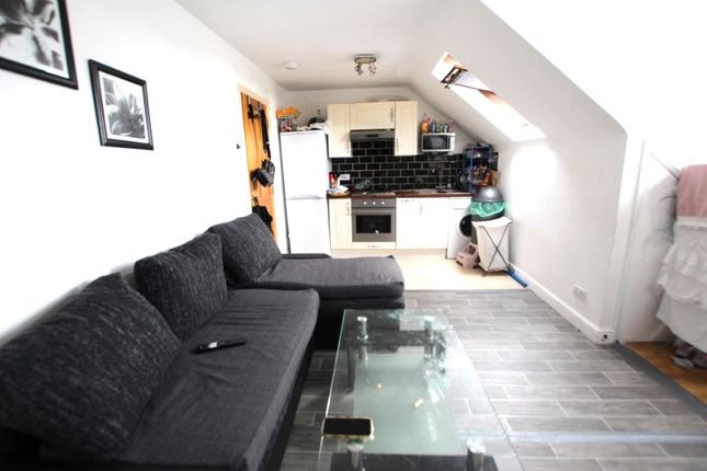 79, Lansdowne Road, Tottenham photo 2