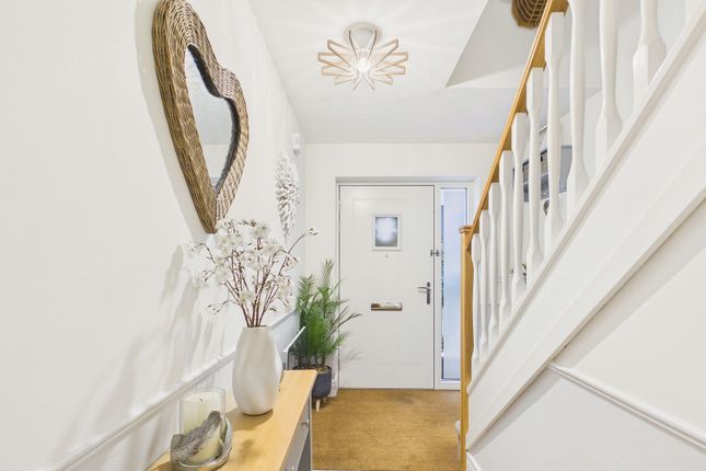 6 Tannington Grove, Newark photo 3