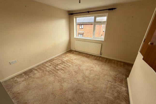 28, Bardsey Close, Swindon photo 5