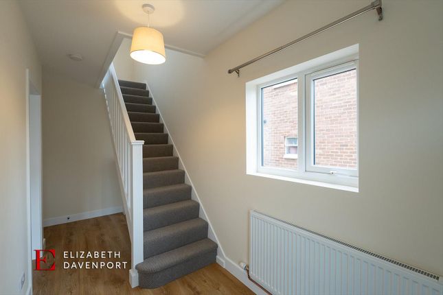 Property to rent in Queens Close, Kenilworth