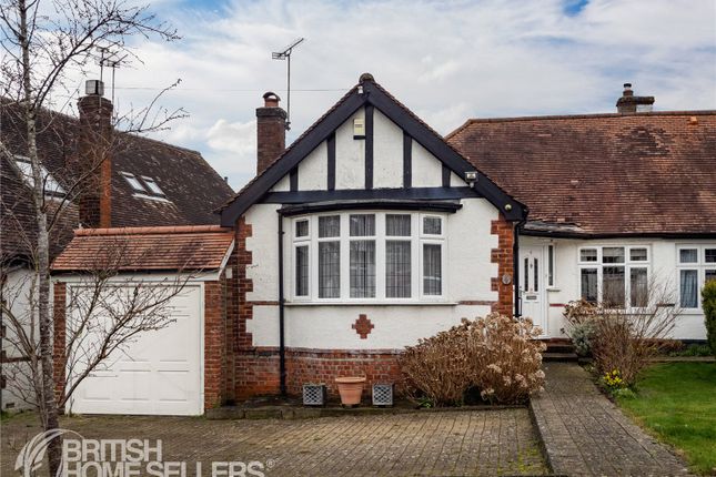 Thumbnail Bungalow for sale in Ladbrooke Drive, Potters Bar, Hertfordshire