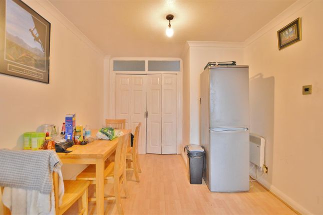37A, Summerlea, Slough photo 3