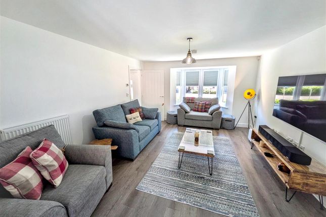 10, Humphrey Way, Eastergate photo 3