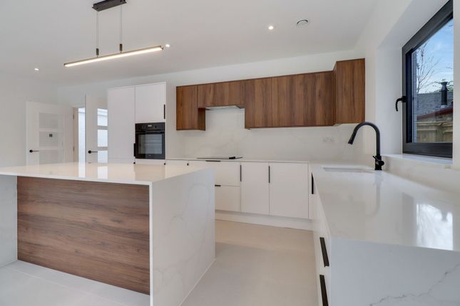 16a Stevens Lane, Esher photo 4