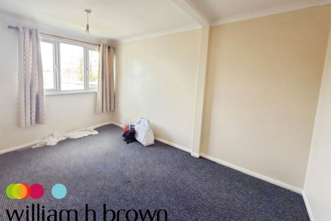 31, Yew Way, CLACTON-ON-SEA photo 5
