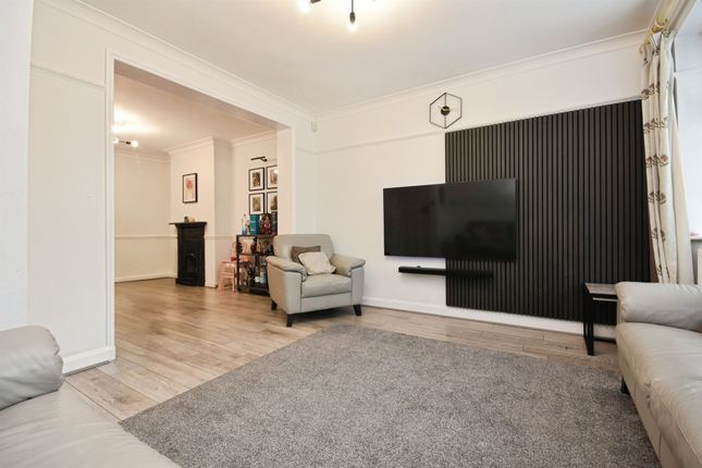 93, Stafford Avenue, Hornchurch photo 4