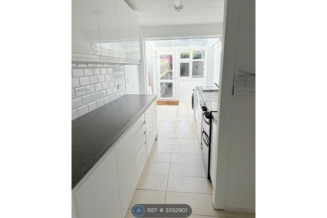 Grace Way, Pin Green, Stevenage photo 5