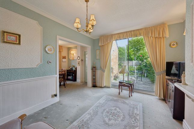 42 Beeston Avenue, Timperley, Cheshire photo 4