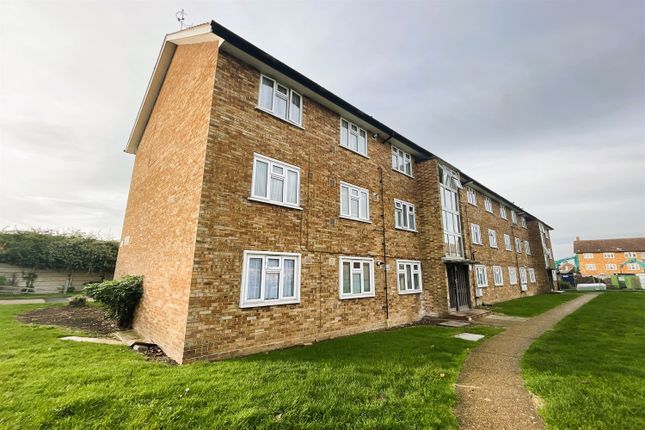 Thumbnail Flat for sale in Heathcote Court - F/F/F, Clayhall