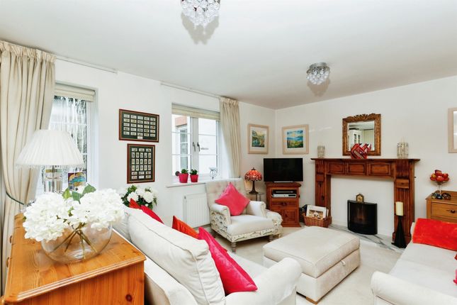 Flat for sale in Laneham Place, Kenilworth