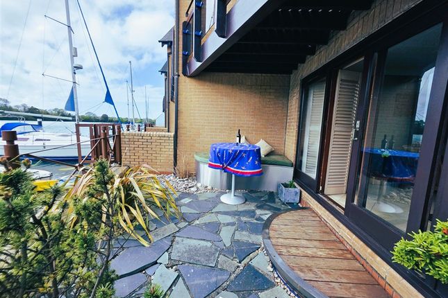 6 Swan Quay, Bath Lane, FAREHAM photo 3