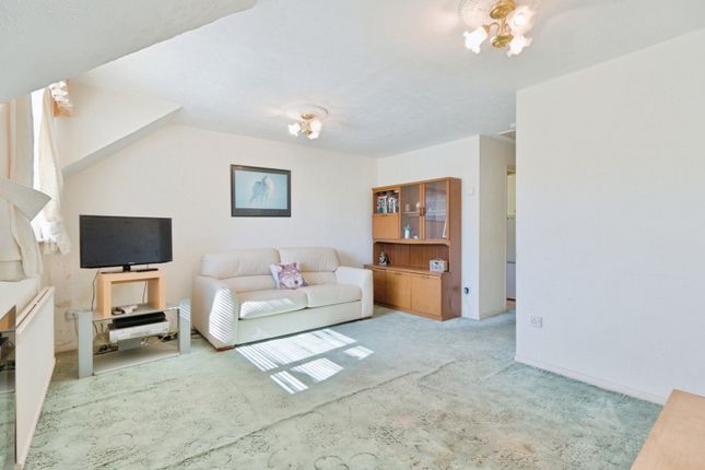 22, Mallard Close, Kent photo 4