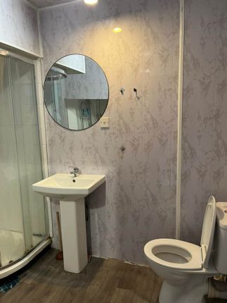 8, Drew Gardens, Greenford photo 5
