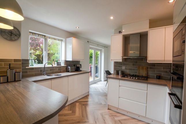 2 Sawbridge Close, Coalville photo 2