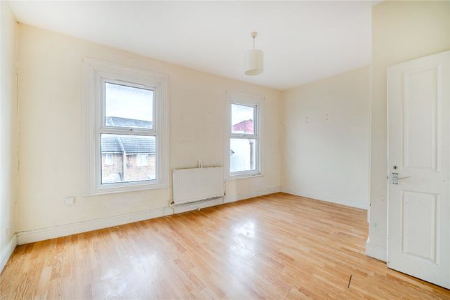 First Floor Flat, 12A, Clifford Road, London photo 3