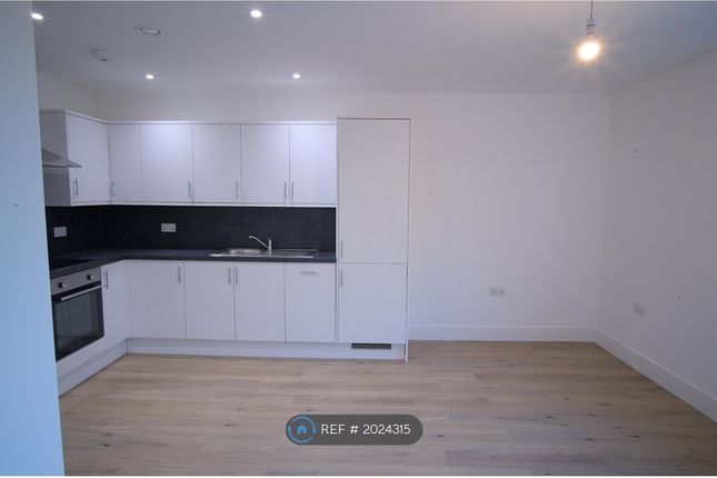 Thumbnail Flat to rent in Belsize House, Swindon