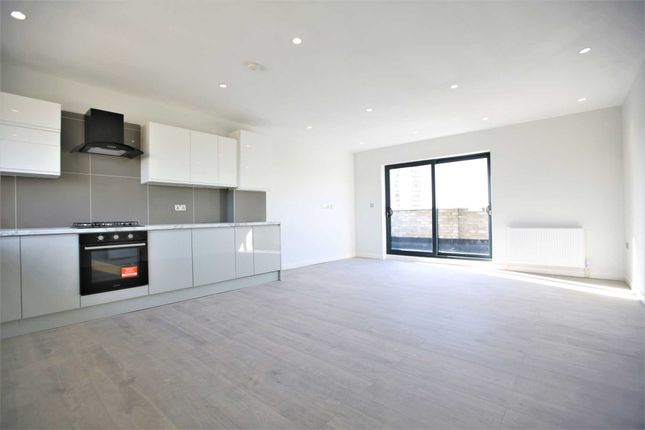 Thumbnail Flat to rent in Cumberland Rd, Plaistow