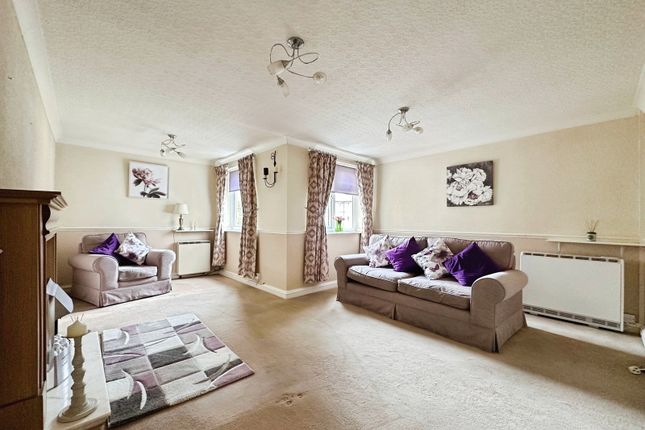 46, Fieldhead Place, Tettenhall, Wolverhampton photo 2