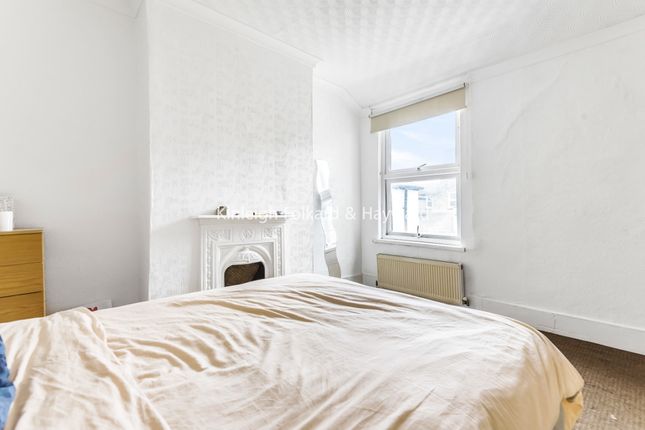 Top Floor, 77a, Gilbey Road, London photo 4
