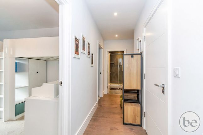 Flat 8, 16 Fairhaven Drive, Reading photo 4