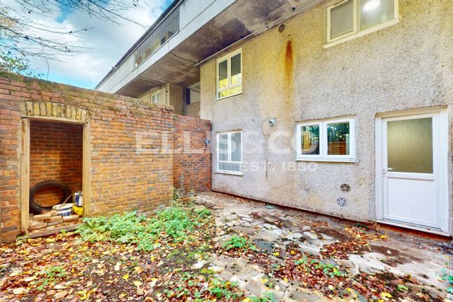 Community Road, Greenford photo 2
